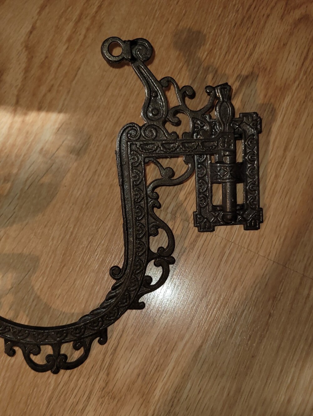 Vintage Lamp Holder - Picture 3 of 13